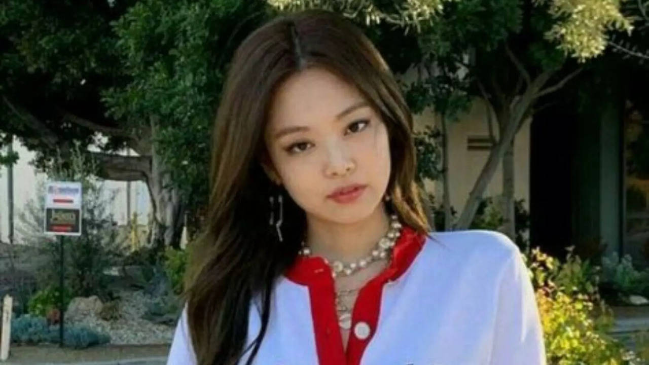 BLACKPINK's Jennie Makes History As First Female K-Pop Soloist To ...