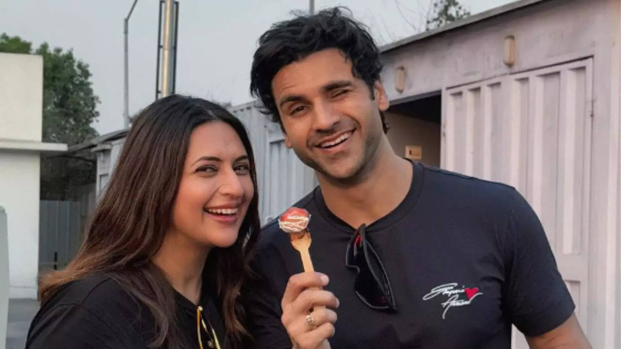 ​Divyanka Tripathi Suffers Fall Breaking Multiple Bones, Vivek Dahiya Shares Recovery Update