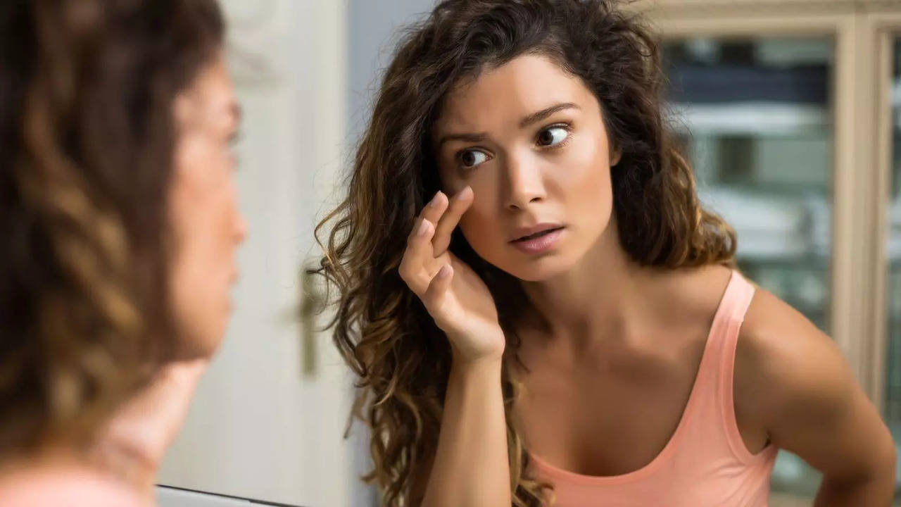 Tired Of Waking Up To A Swollen Face? Check Out These Causes And Remedies