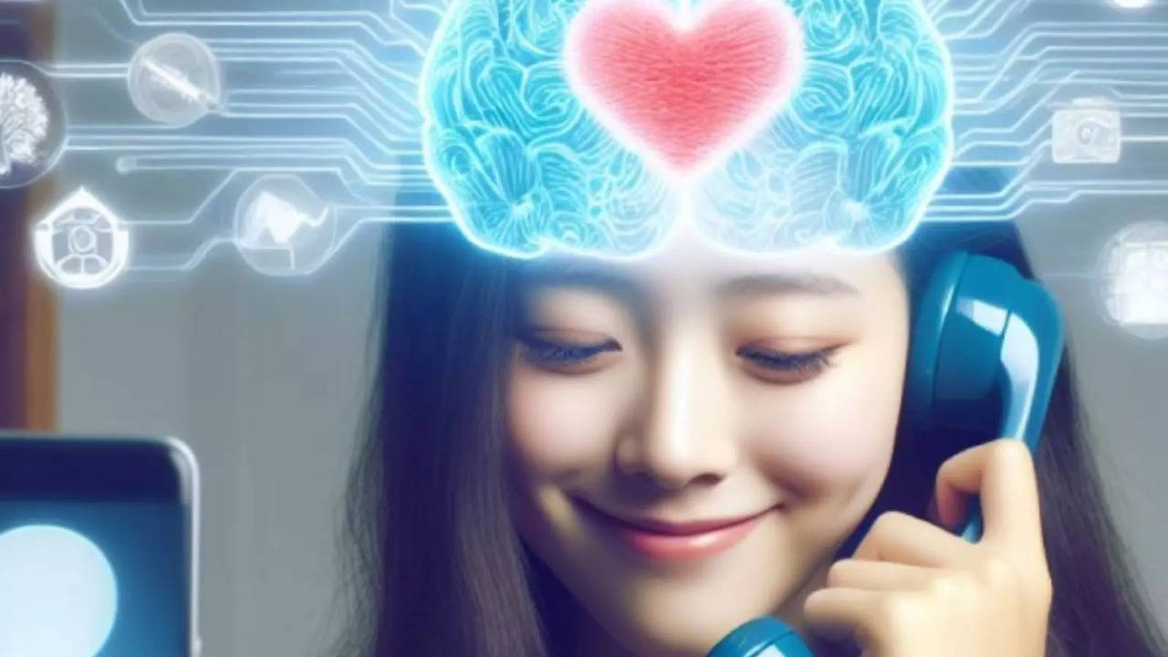 18-Year-Old Girl In China Diagnosed With Love Brain For Calling Boyfriend Over 100 Times A Day