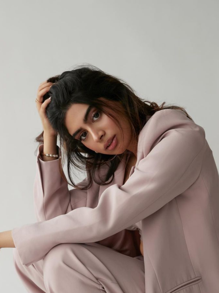 Khushi Kapoor's best nude makeup looks