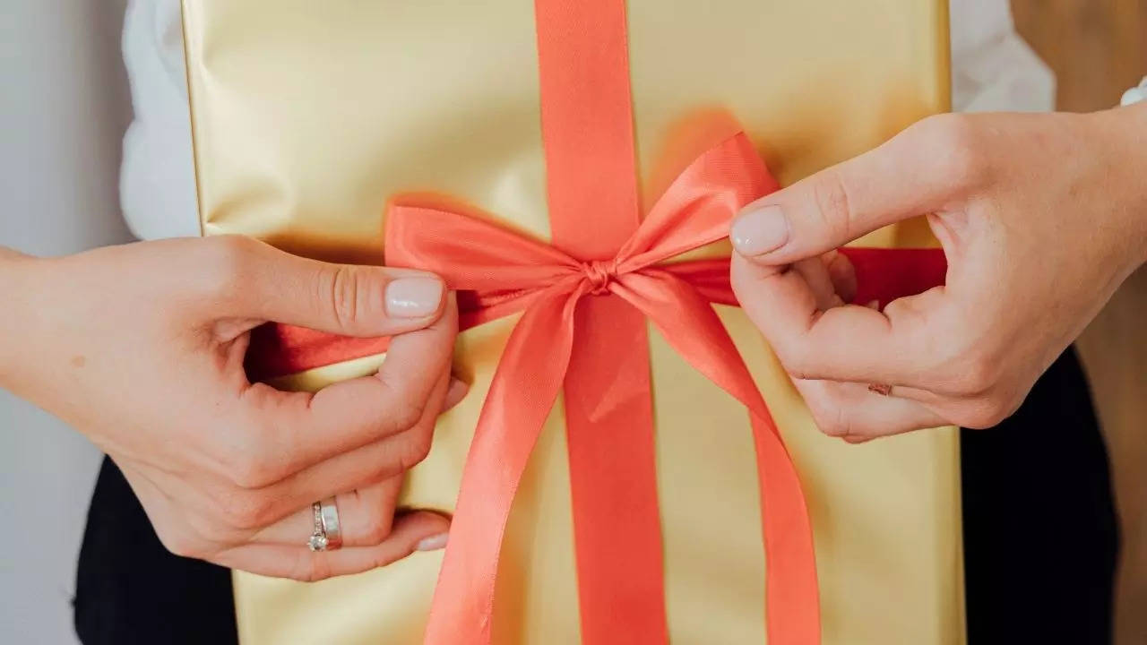 Customized Anniversary Gift For Couple – Chocorish