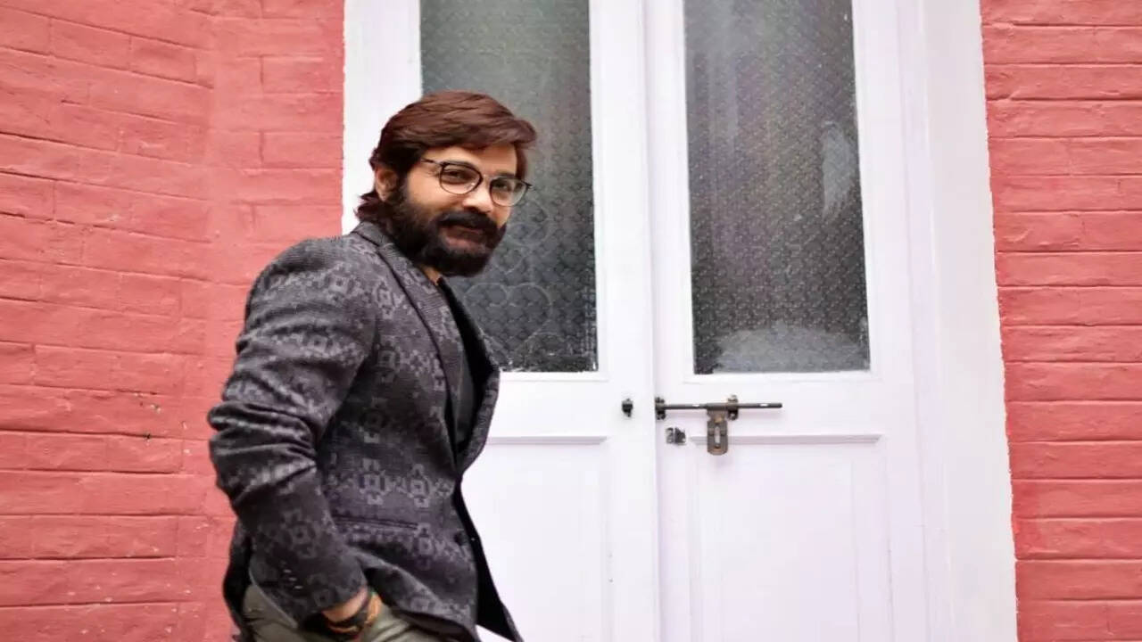 Prosenjit Chatterjee complains about food delivery app to PM Modi