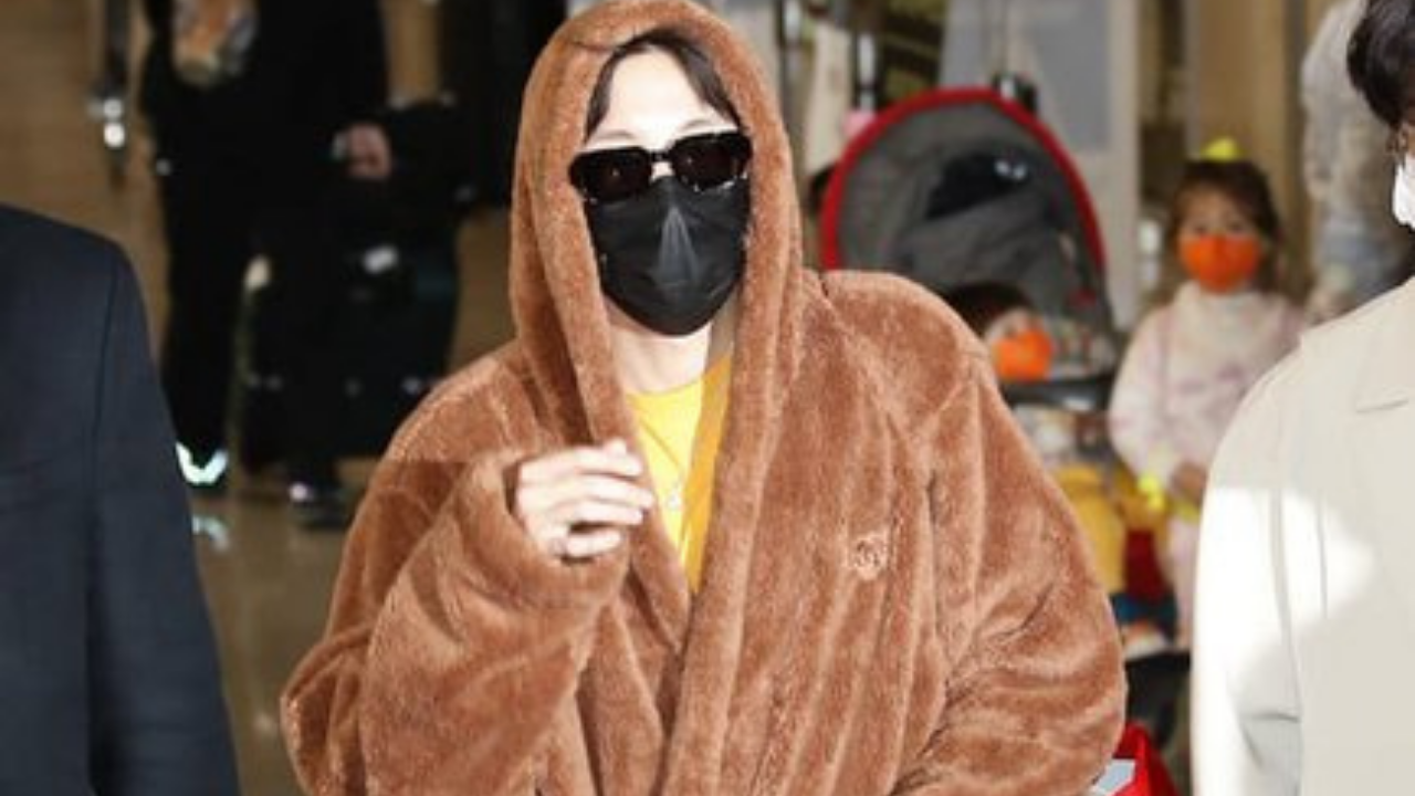 A bathrobe? BTS member JHope's eccentric airport fashion costs a