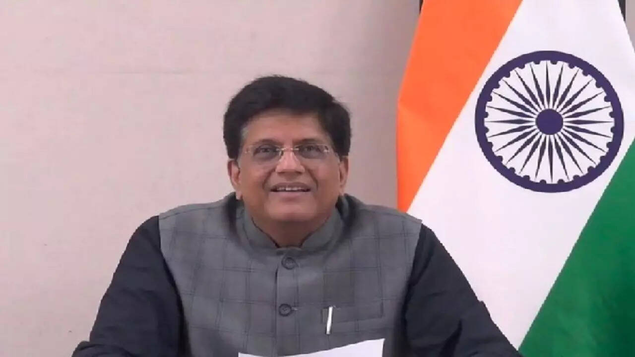 piyush goyal calls for effective cooperation between centre & states, to resolve infra projects related issues