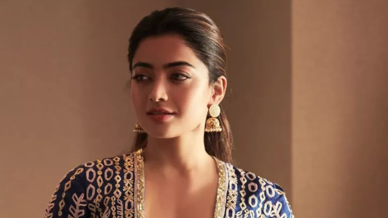 Rashmika Mandanna goes bold with her lehenga look; rocks plunging ...