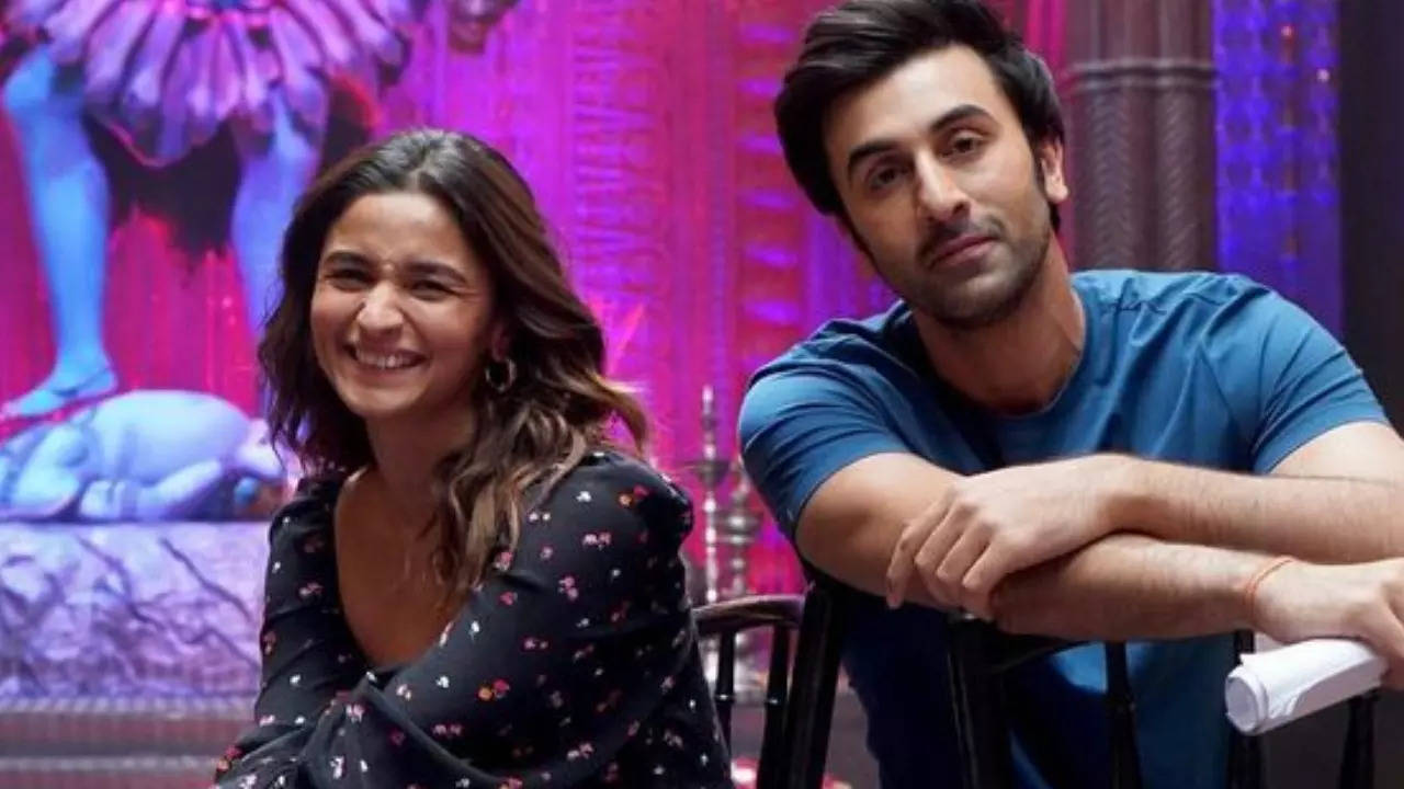 Alia Bhatt Calls Ranbir Kapoor Best Boyfriend Ever As He Recreates Gangubai Kathiawadis 4964