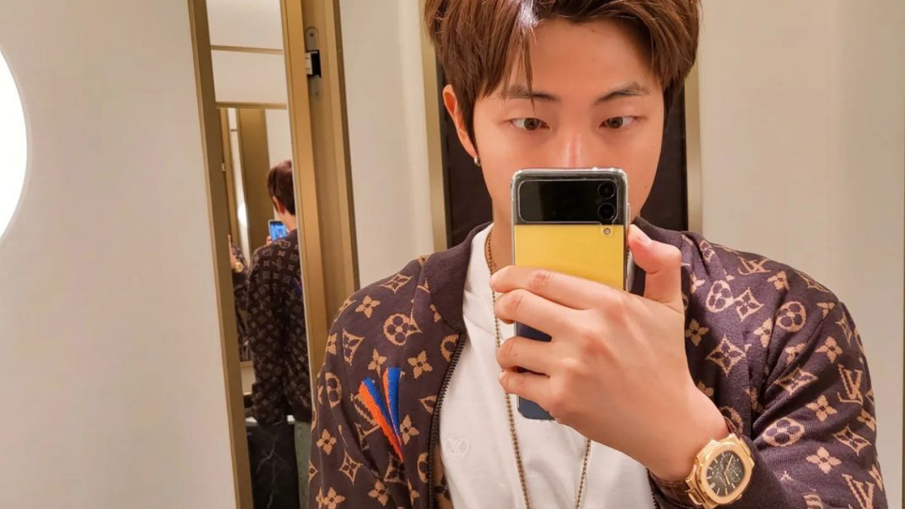 BTS' Jimin takes the internet by storm as he dons a swanky wristwatch worth  Rs.53 lakh - take a look