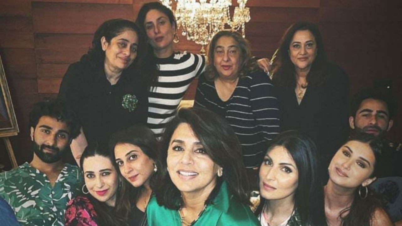 It's family time for the Kapoor Khandaan; Kareena shares inside pics ...