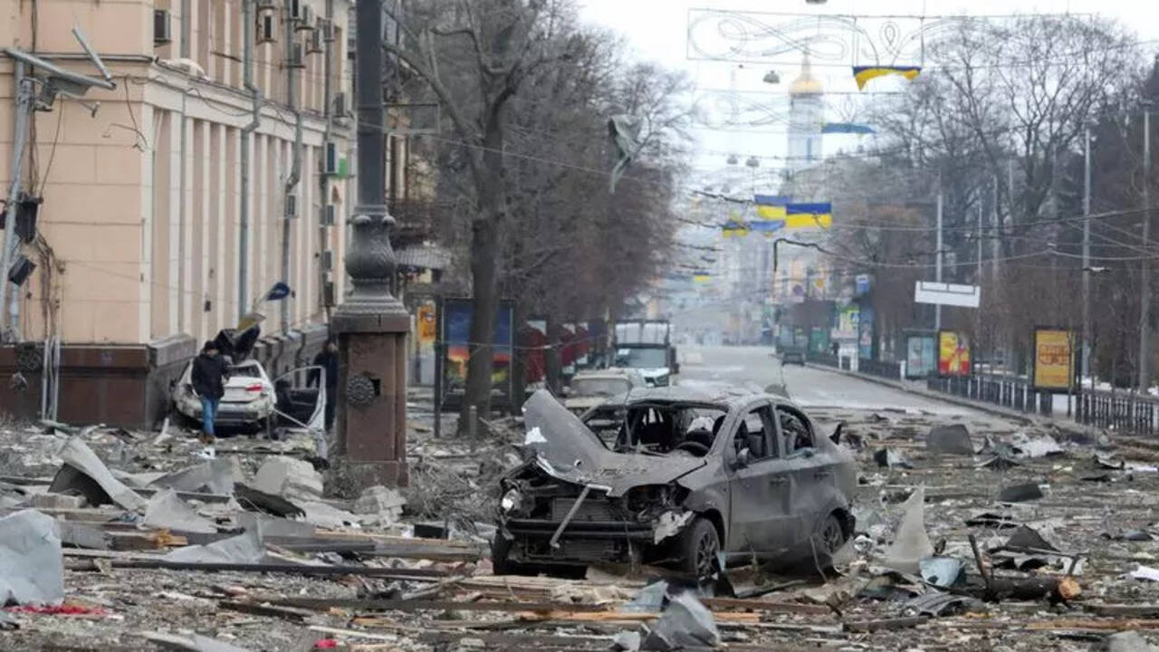 ceasefire for civilian evacuation falls apart, mariupol mayor claims residents held hostage by russians troops