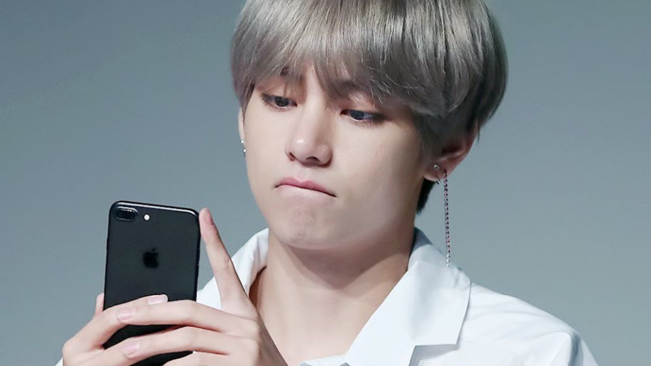 BTS' V messes around with Instagram AMA