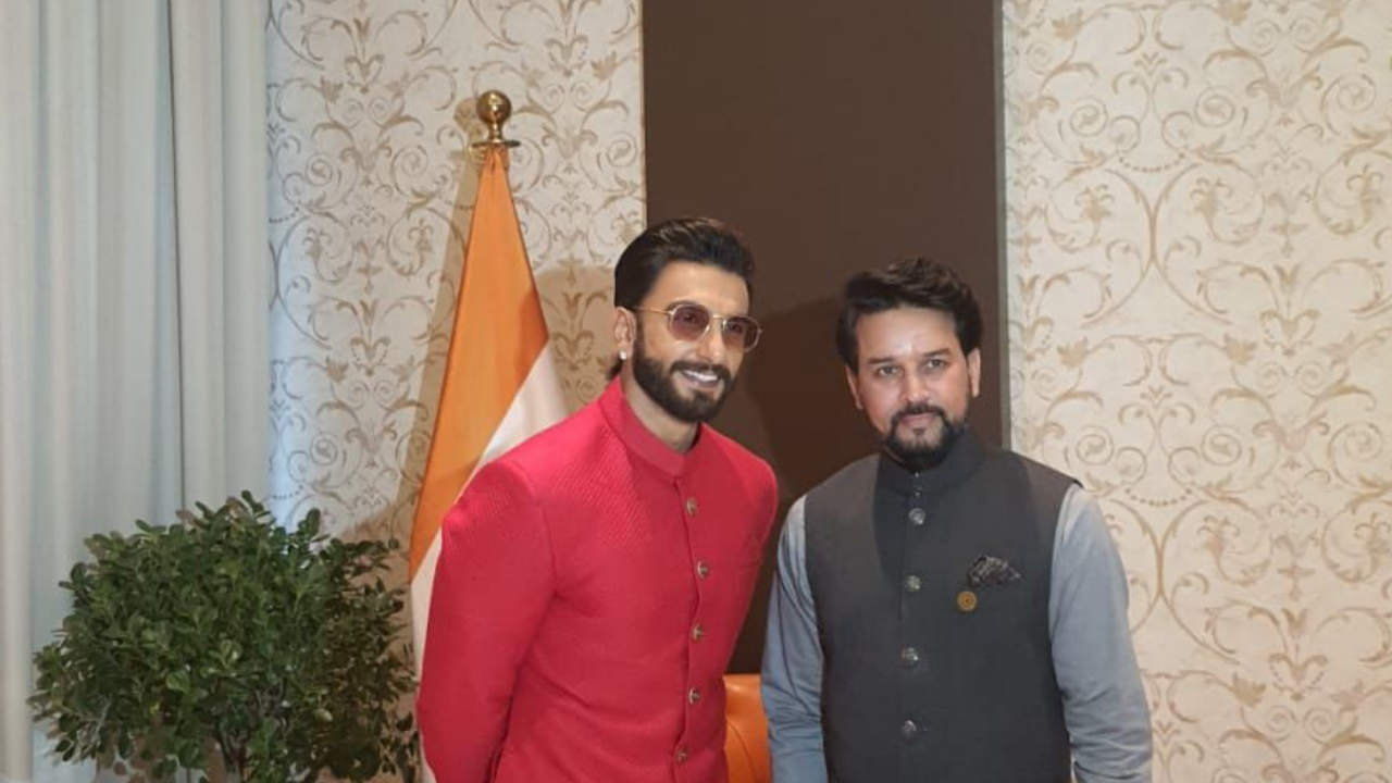 Ranveer Singh grooves to Malhari with Union Minister Anurag Thakur