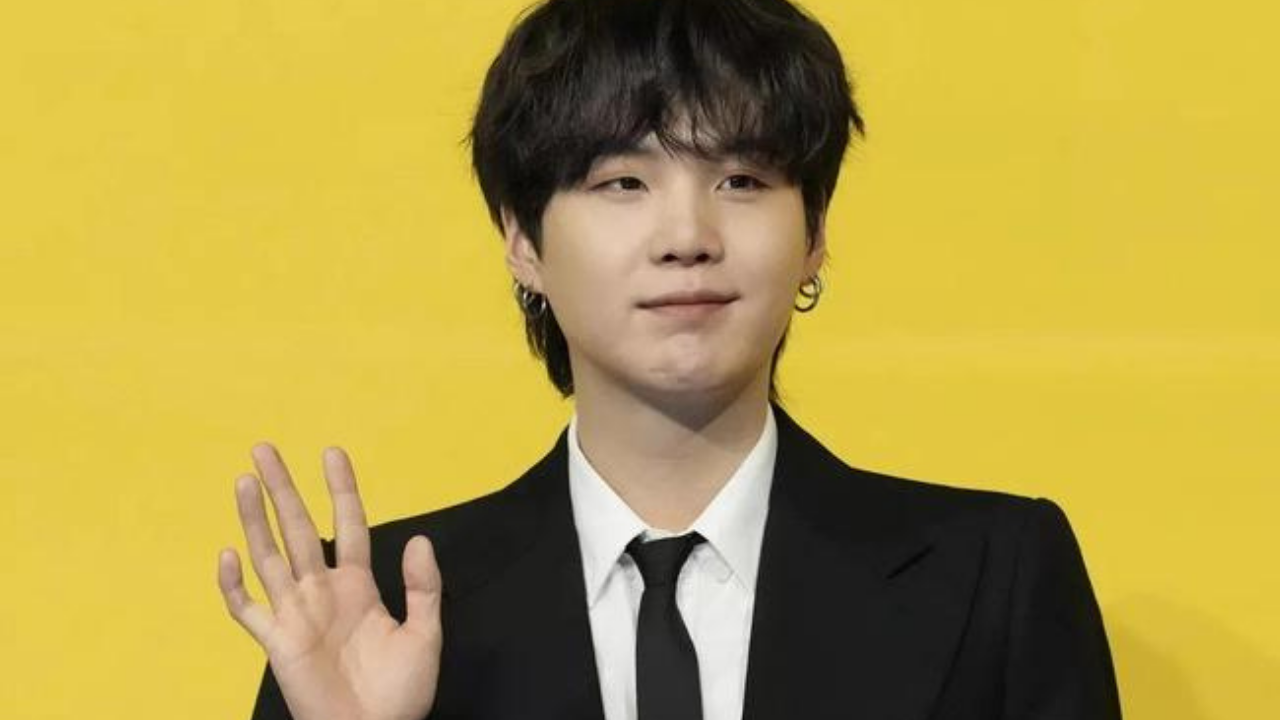 Suga bids adieu to a special someone