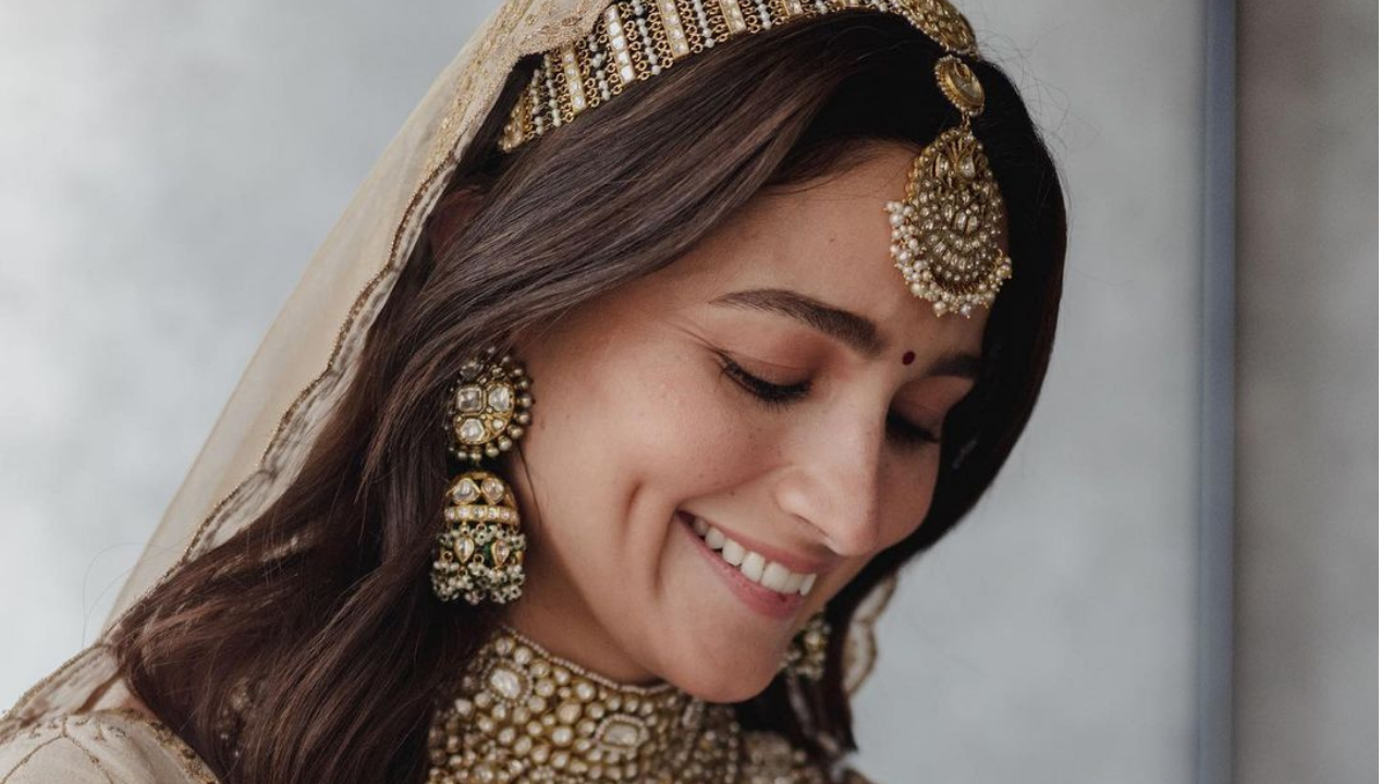 Alia Bhatt shares unseen wedding pics