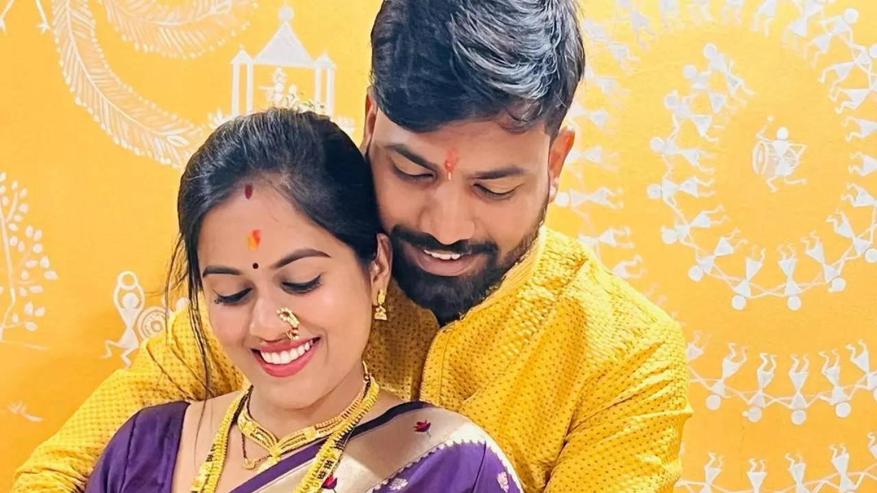 पारंपरिक ते अधिक सुंदर..!💛😍🌿 😍🌿Maharashtrian culture Pre wedding  concept shoot ⛳📸⤵️ @sanket__jadhav__ . . . 😍 Mention and tag in your  post… | Instagram