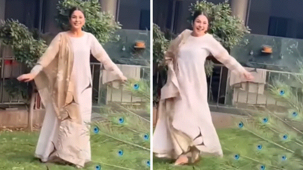 Shehnaaz dances with peacock