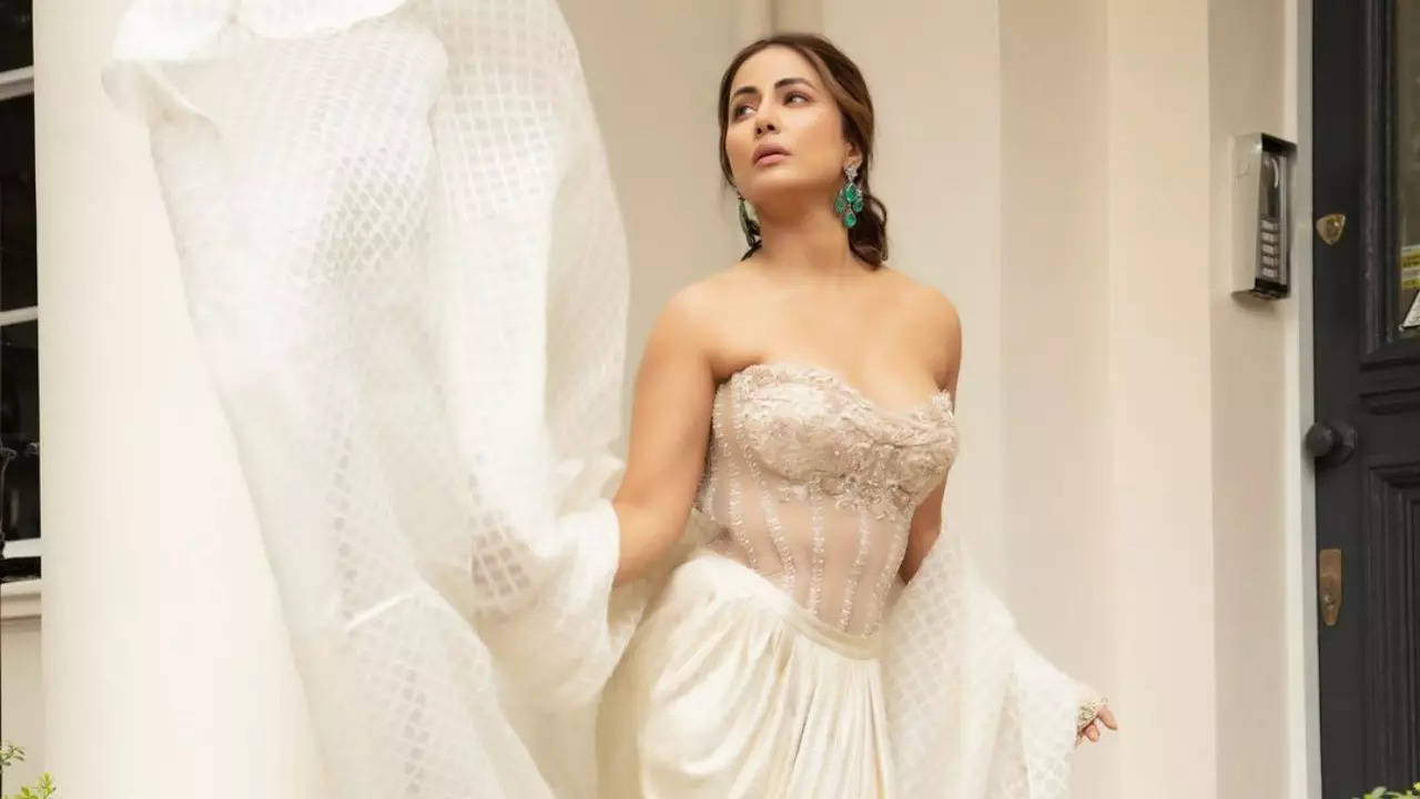 Hina Khan stuns at UK Asian Film Festival