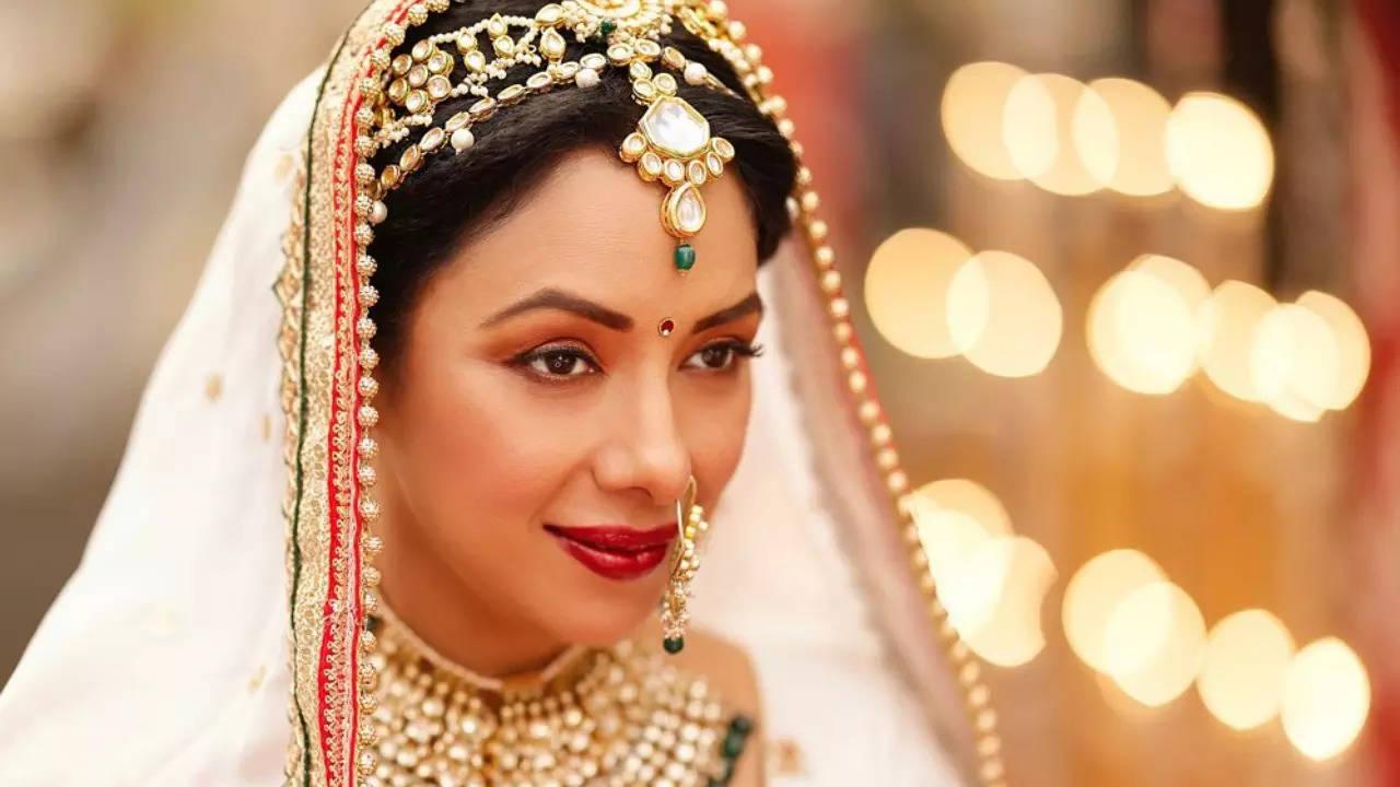 After Maans Wedding Rupali Ganguly Aka Anupamaa Flaunts Her Bridal Look And Sindoor Pic