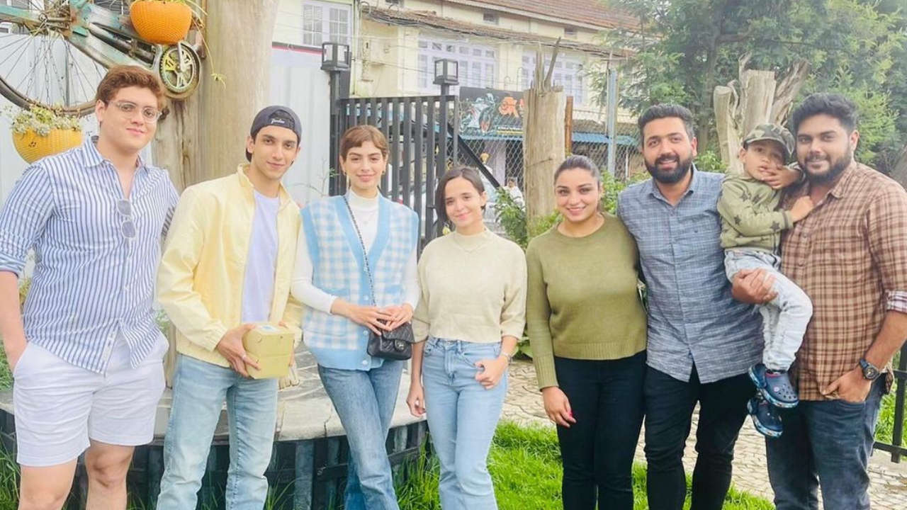 Khushi Kapoor, Vedang Raina are all smiles as they get clicked with