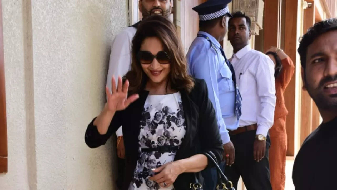 Madhuri Dixit draws flak for being 'rude' to fan who requested for a selfie; netizens call her, 'attitude ki dukaan'