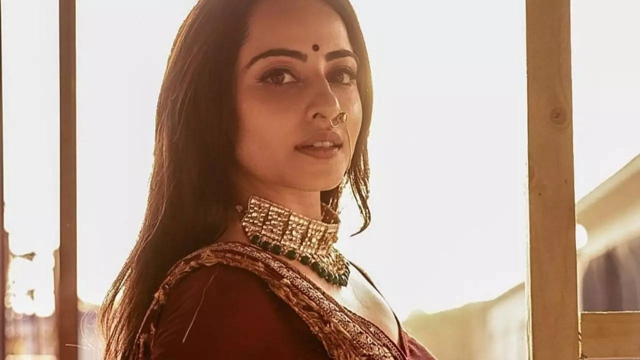 Niyati Fatnani in Aashiqana