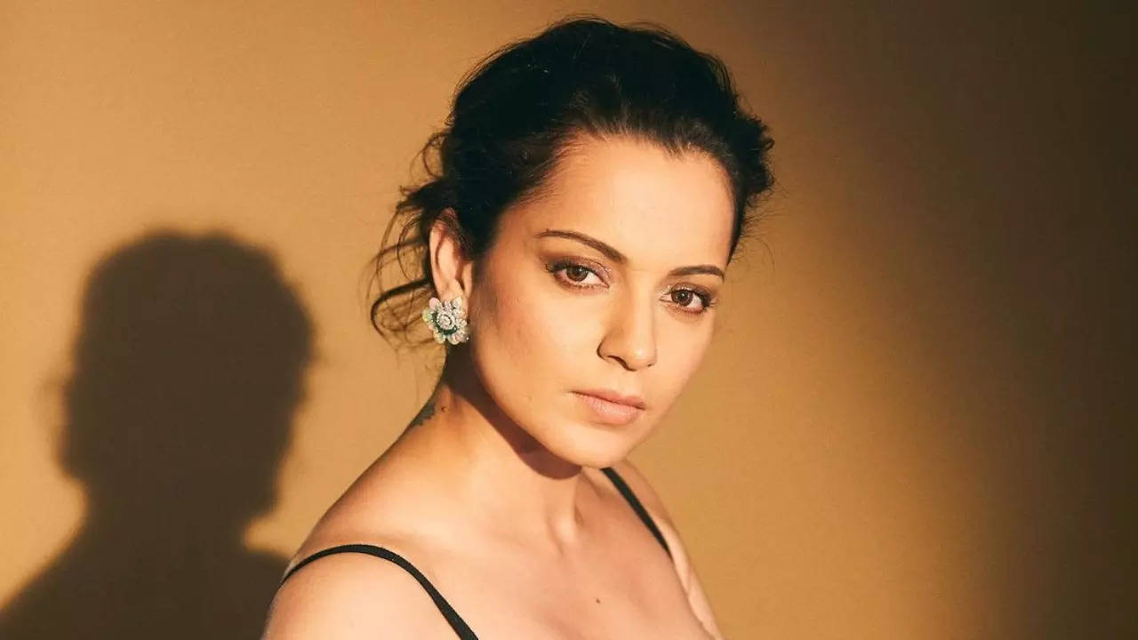 Kangana Ranaut gets trolled for calling Qatar Airways CEO 'idiot of a man' after falling for a spoof video, later deletes post