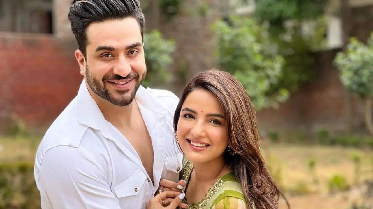 Are Jasmin Bhasin and Aly Goni getting married soon? Actress FINALLY ...