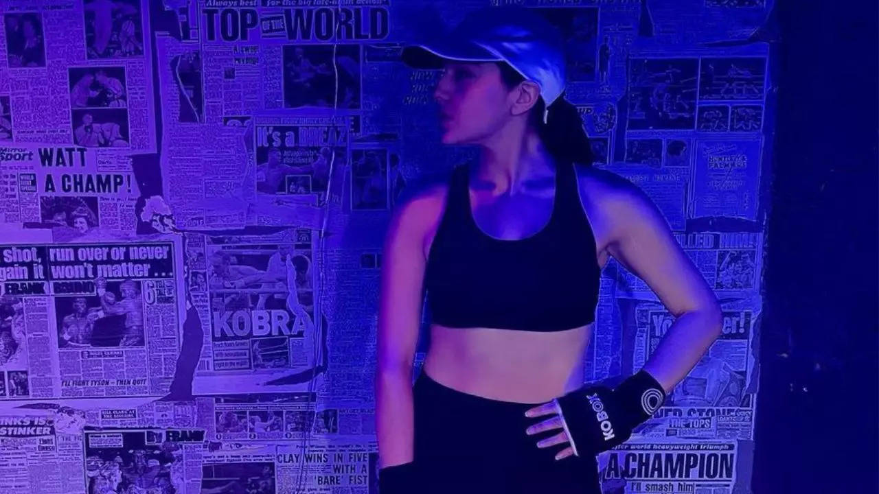 Sara Ali Khan's Workouts In London Come To An End, But Certainly Not Her  Love For Funky Gym Wear