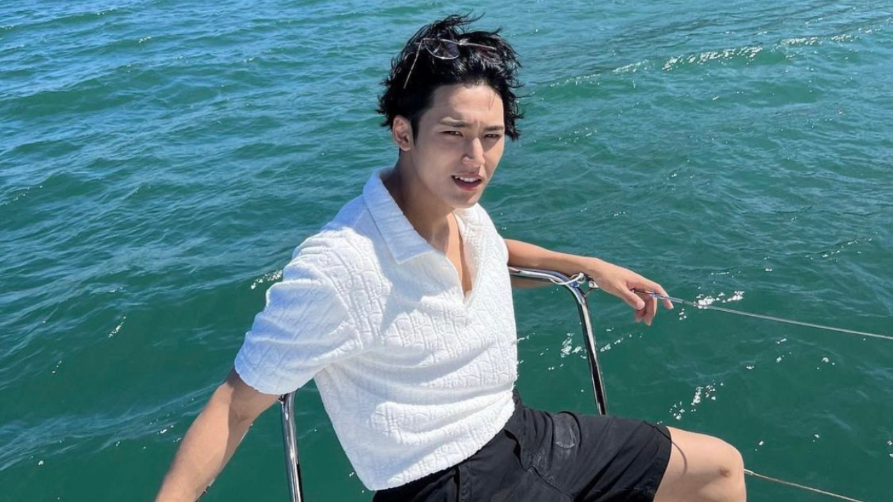 Seventeen's Mingyu looks dapper on a yacht