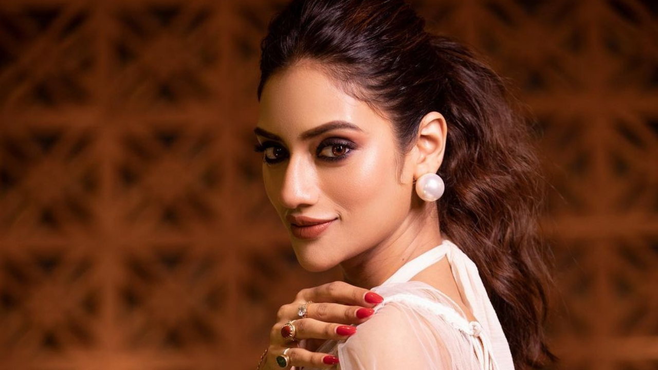 Leena Manimekalai: Nusrat Jahan reacts to Leena Manimekalai's Kaali poster,  says religious sentiments can't be hurt, Celebrity News | Zoom TV