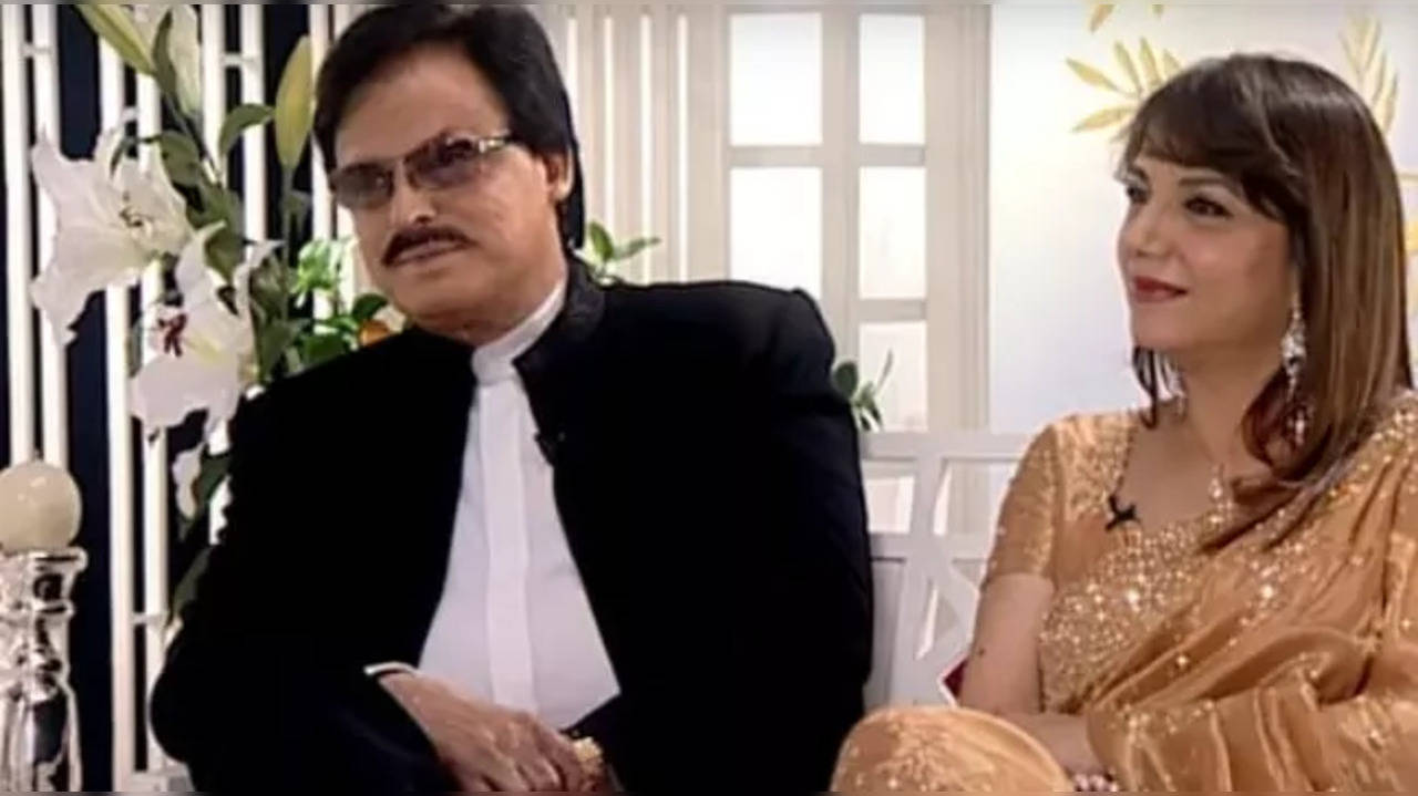 Sanjay Khan, Zarine Khan