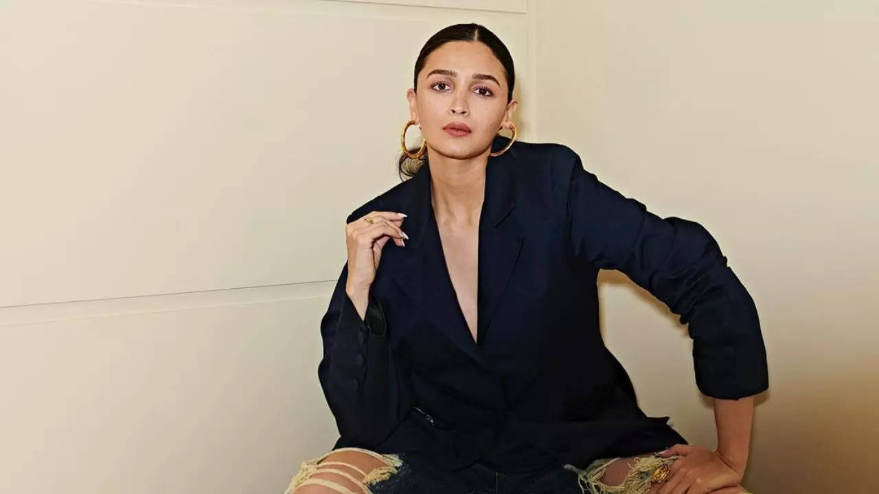 Alia Bhatt charges whopping Rs 85 lakh