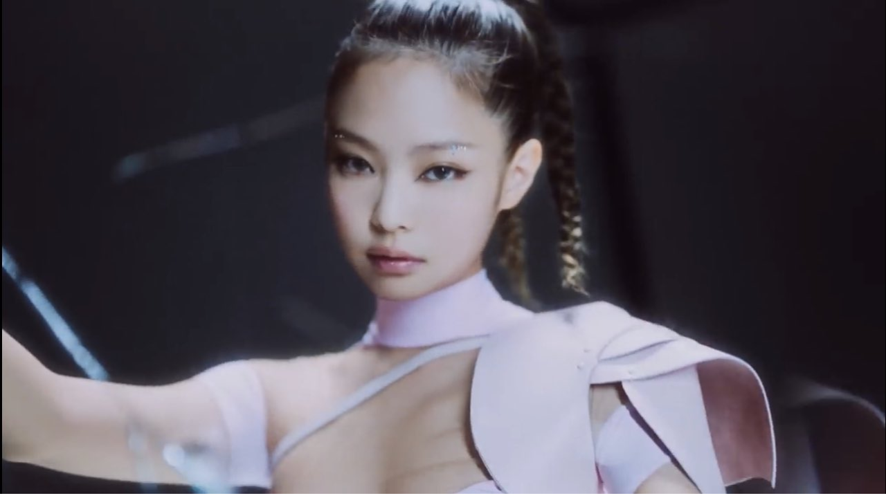 Jennie: Main rapper Jennie makes a comeback after two years and BLINKs ...
