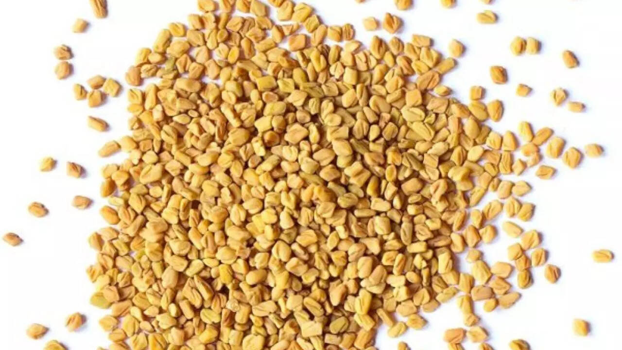 Soaked fenugreek water for PCOS? Here's all you need to know
