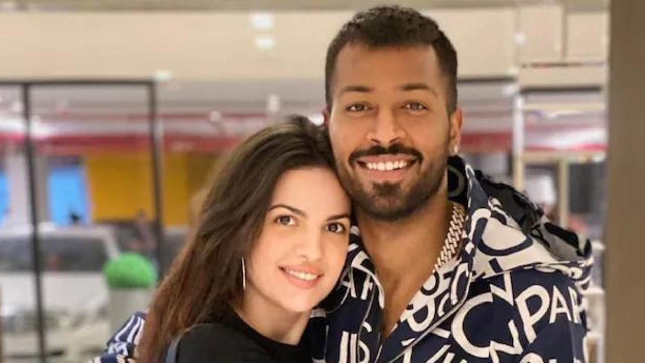 Hardik Pandya with wife Natasa