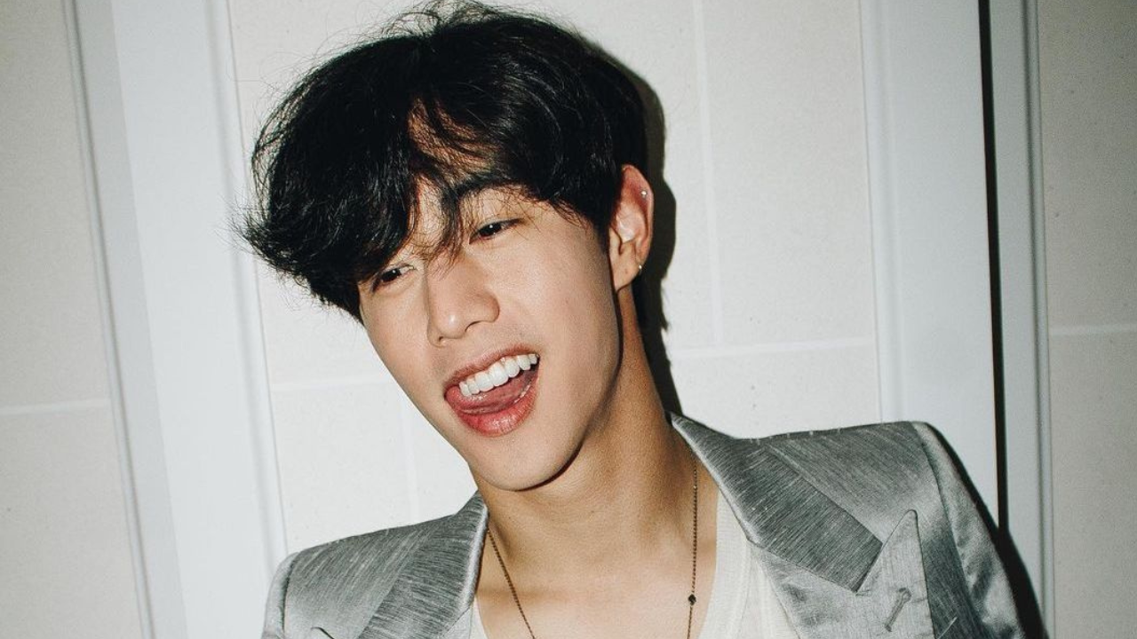 Got7s Mark Tuan Reads Out Thirst Tweets And Immediately Turns Them Into A Safe Sex 