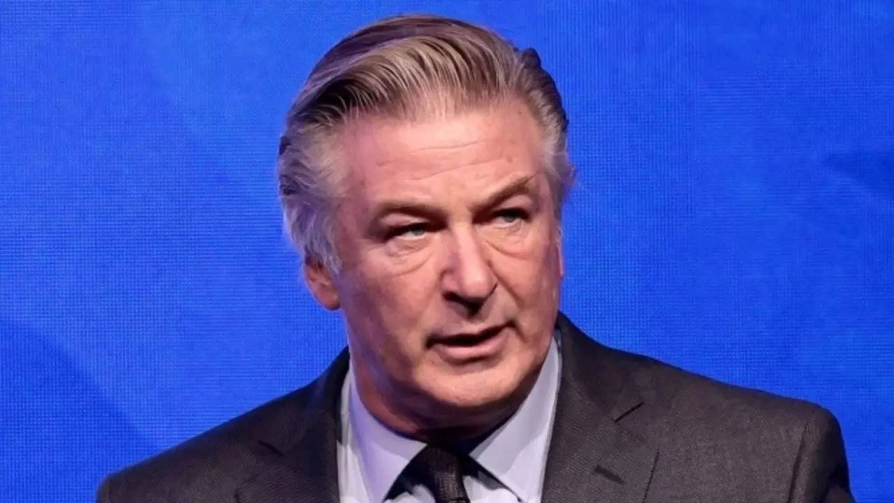 Alec Baldwin welcomes 7th child