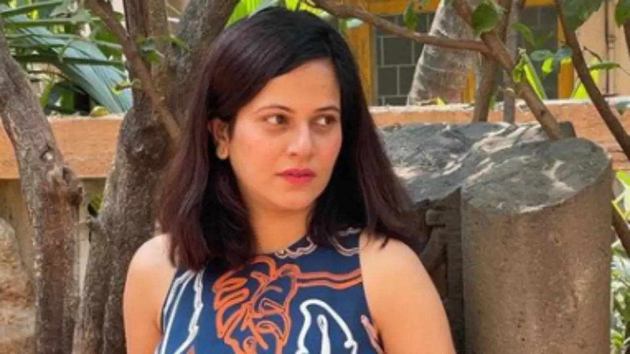 Marathi actress Manava Naik claims cab driver misbehaved with her; Mumbai Police responds to her post
