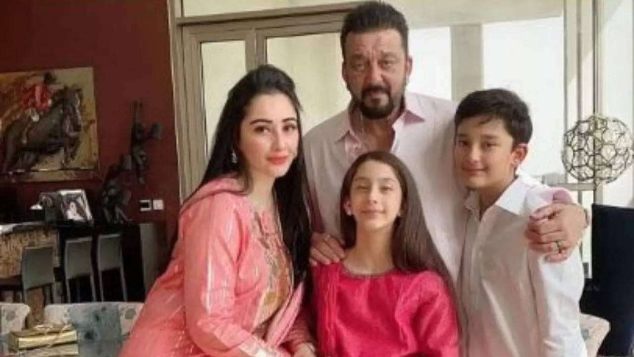 Sanjay Dutt Pens Sweetest Birthday Note For His Twins Iqra And Shahraan ...