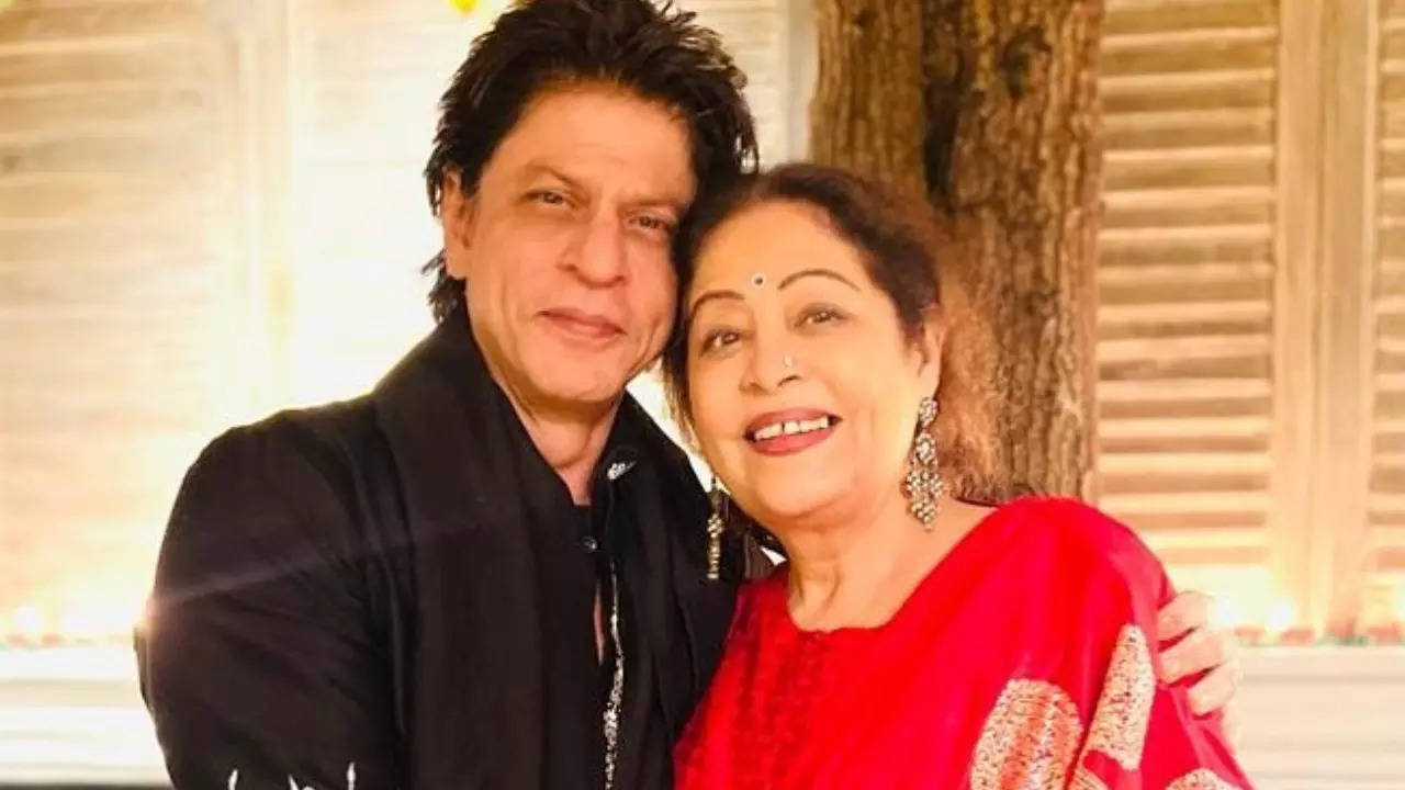 Kirron Kher and Shah Rukh Khan