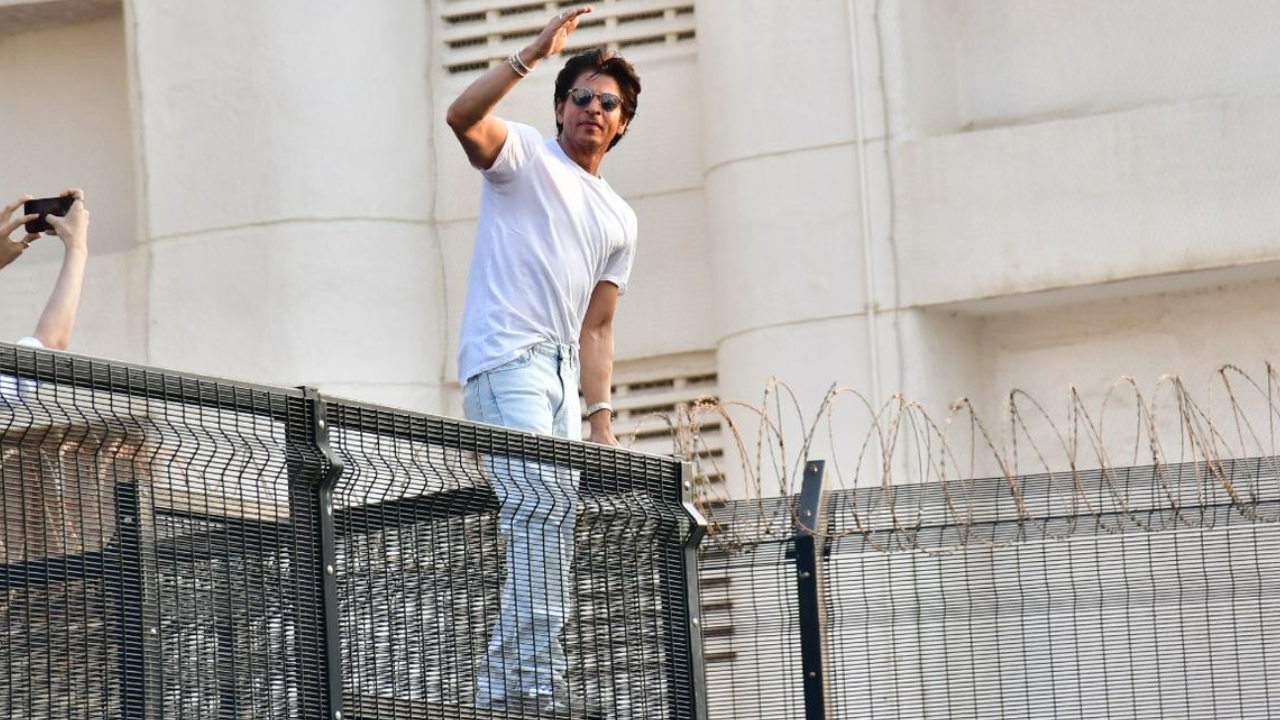 Shah Rukh Khan at Mannat