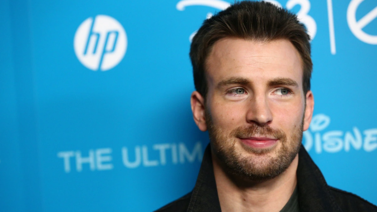 Chris Evans Mom Jokes ‘about Time’ As She Proudly Brags Of Son’s Sexiest Man Alive Title