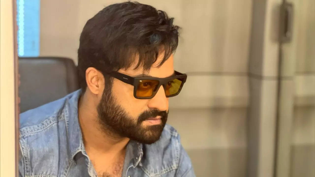 Jr NTR flaunts new look as he gets uber cool makeover, fans wonder if it is  for NTR 30