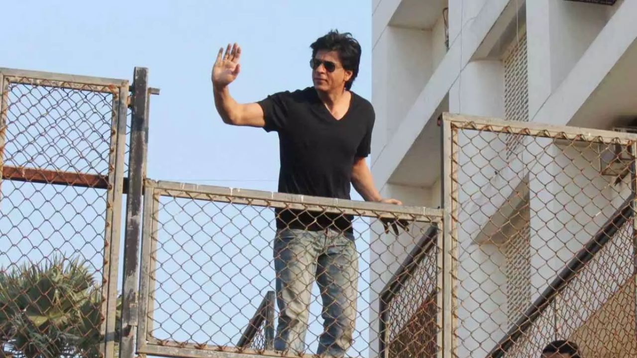 Shah Rukh Khan at Mannat