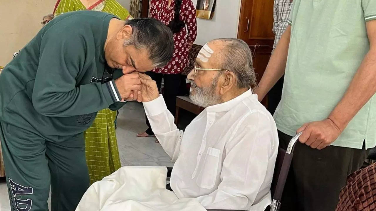 Kamal Haasan's pic with K Viswanath's goes viral