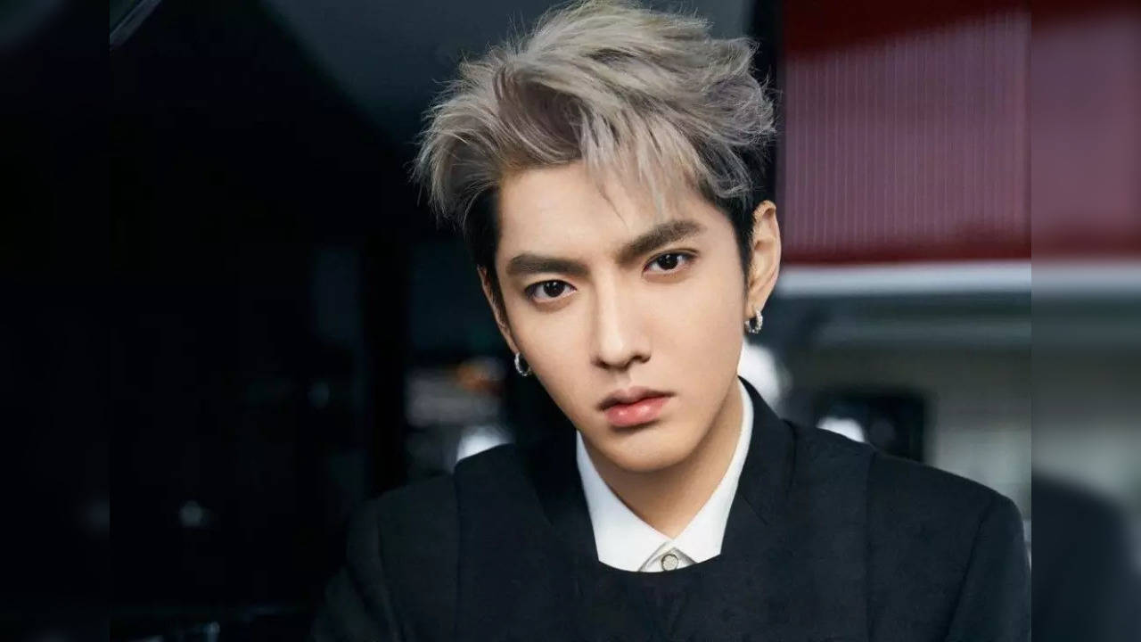 Former EXO member Wu Yi Fan spotted entering Korea - Koreaboo