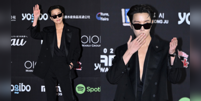 BTS' RM calls J-Hope 'sexy' in new pics of his MAMA 2022 look in deep-neck  shirt, pants and blazer, we agree. See post