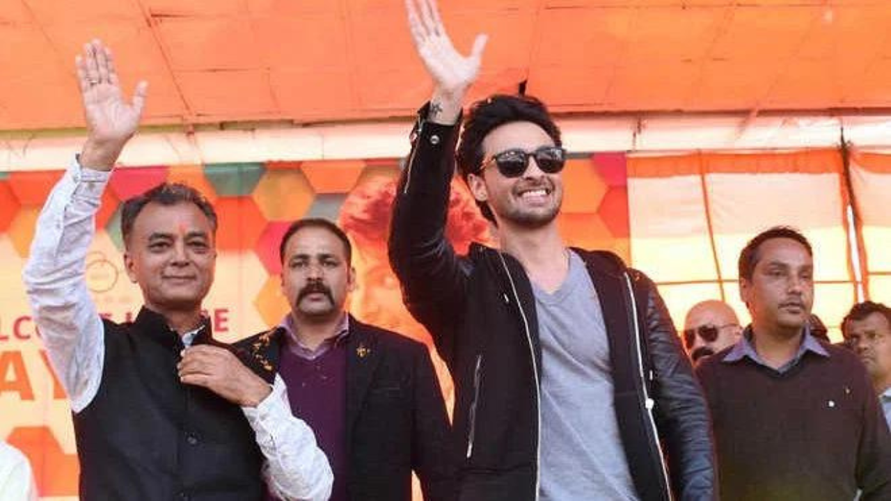 Aayush Sharma congratulates dad Anil Sharma for big win in Mandi