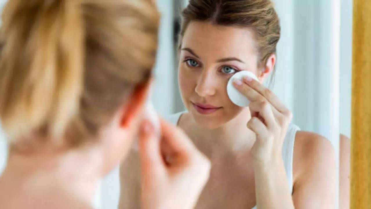 Ways to remove make-up naturally