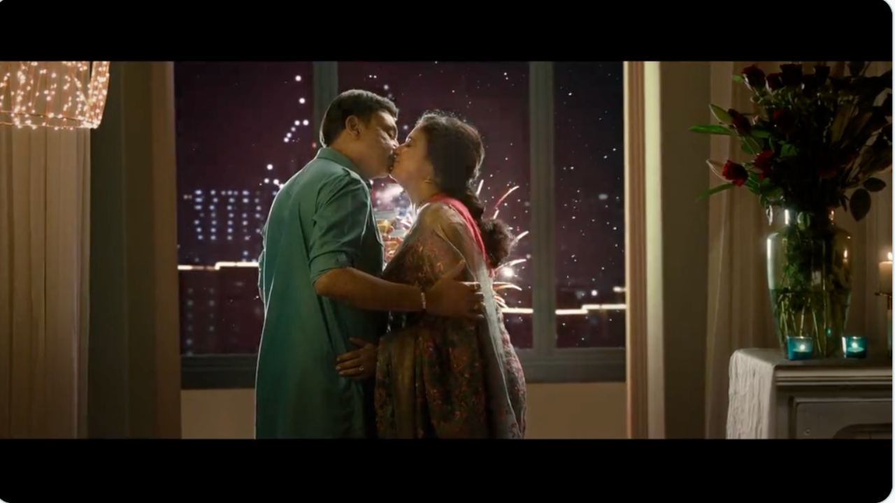 Mahesh Babu's halfbrother Naresh shares lip lock with Pavitra as they announce marriage, Telugu